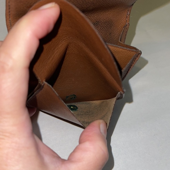 Authentic Vintage Louis Vuitton coin purse - Picture 7 of 17